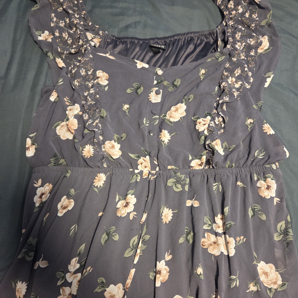 Torrid Floral Blouse in Gray and Cream